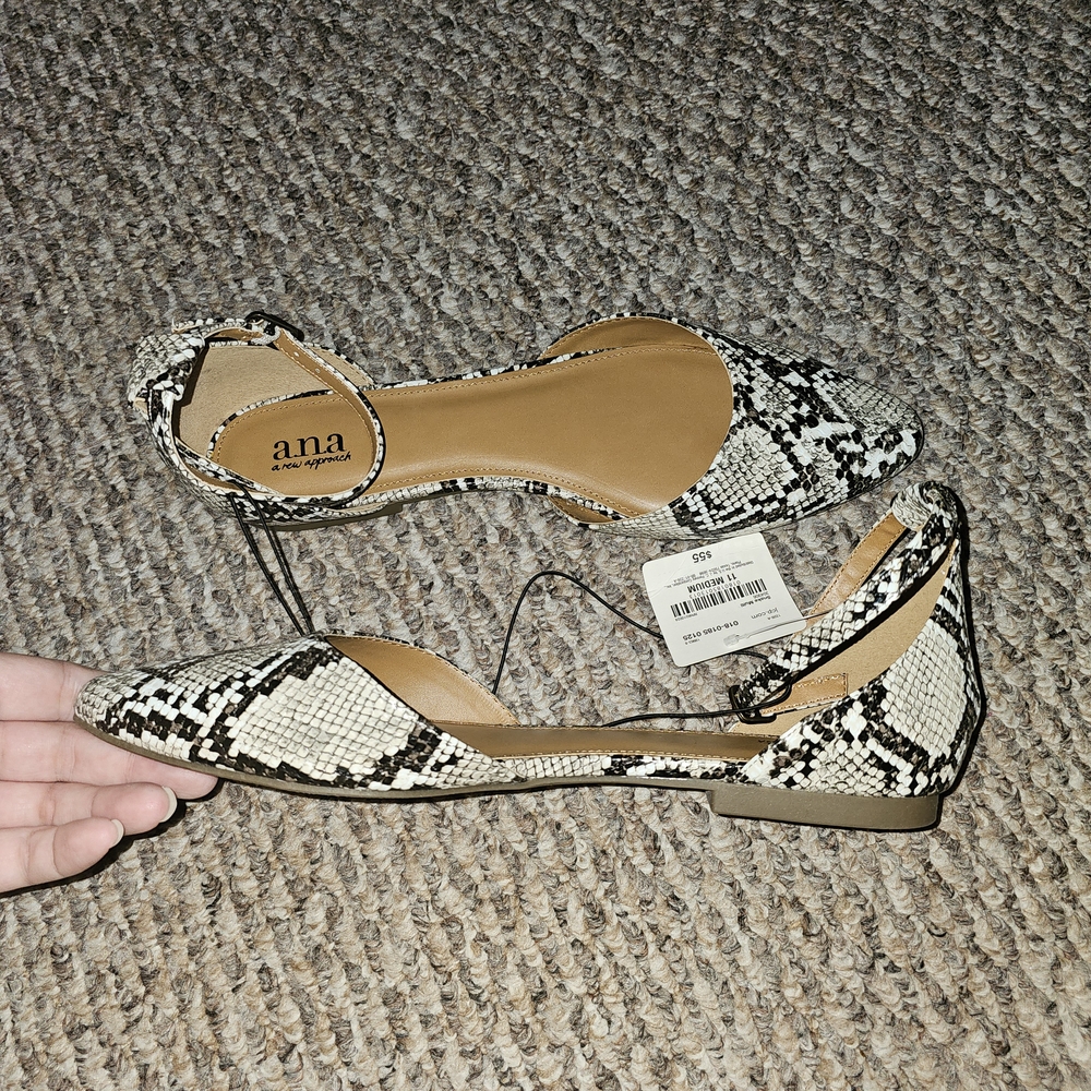 a.n.a Women's Snakeskin Flats